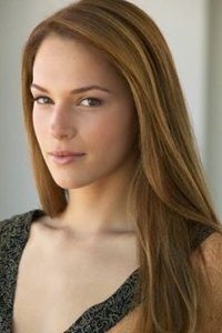   Amanda Righetti 